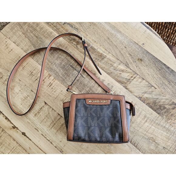 Michael Michael Kors Selma Mini Messenger Leather Crossbody Bag - Picture 3 of 16